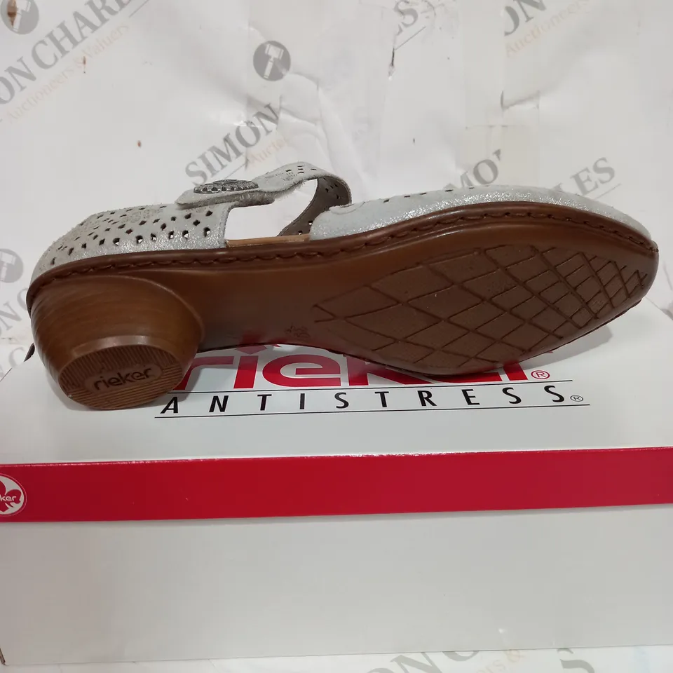 BOXED PAIR OF RIEKER ANTISTRESS HEELED SHOES IN SILVER - SIZE 6