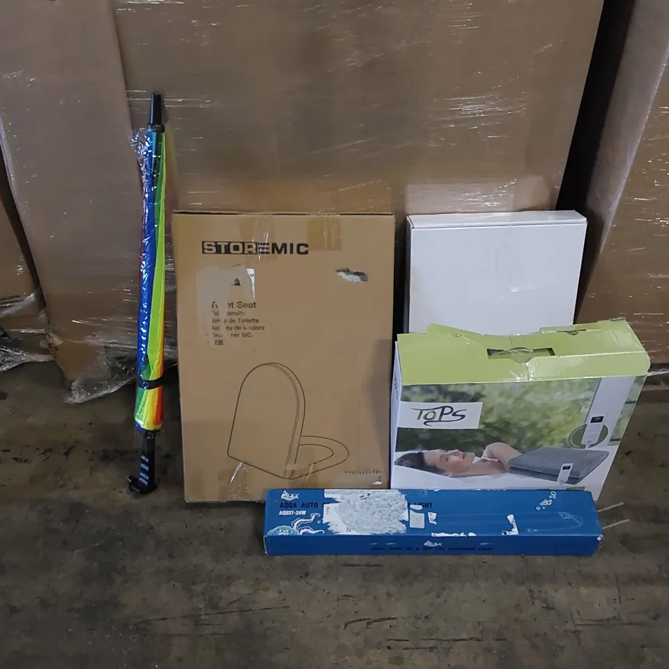 PALLET OF ASSORTED ITEMS INCLUDING: ELECTRIC BLANKET, UMBRELLA, TOILET SEAT, AQUARIUM LIGHT, KITCHEN TAPS