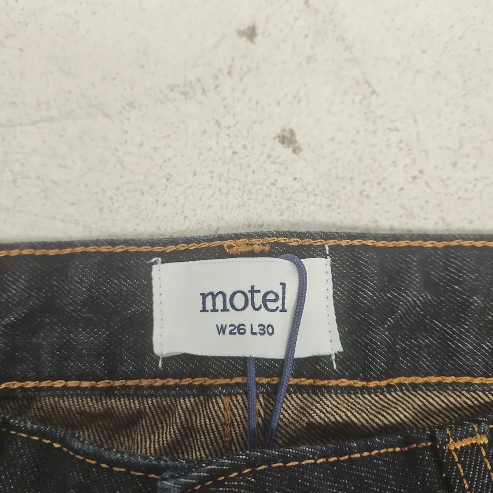 MOTEL LOW RISE JEANS – INDIGO DENIM, W26 L30 (UK 8)