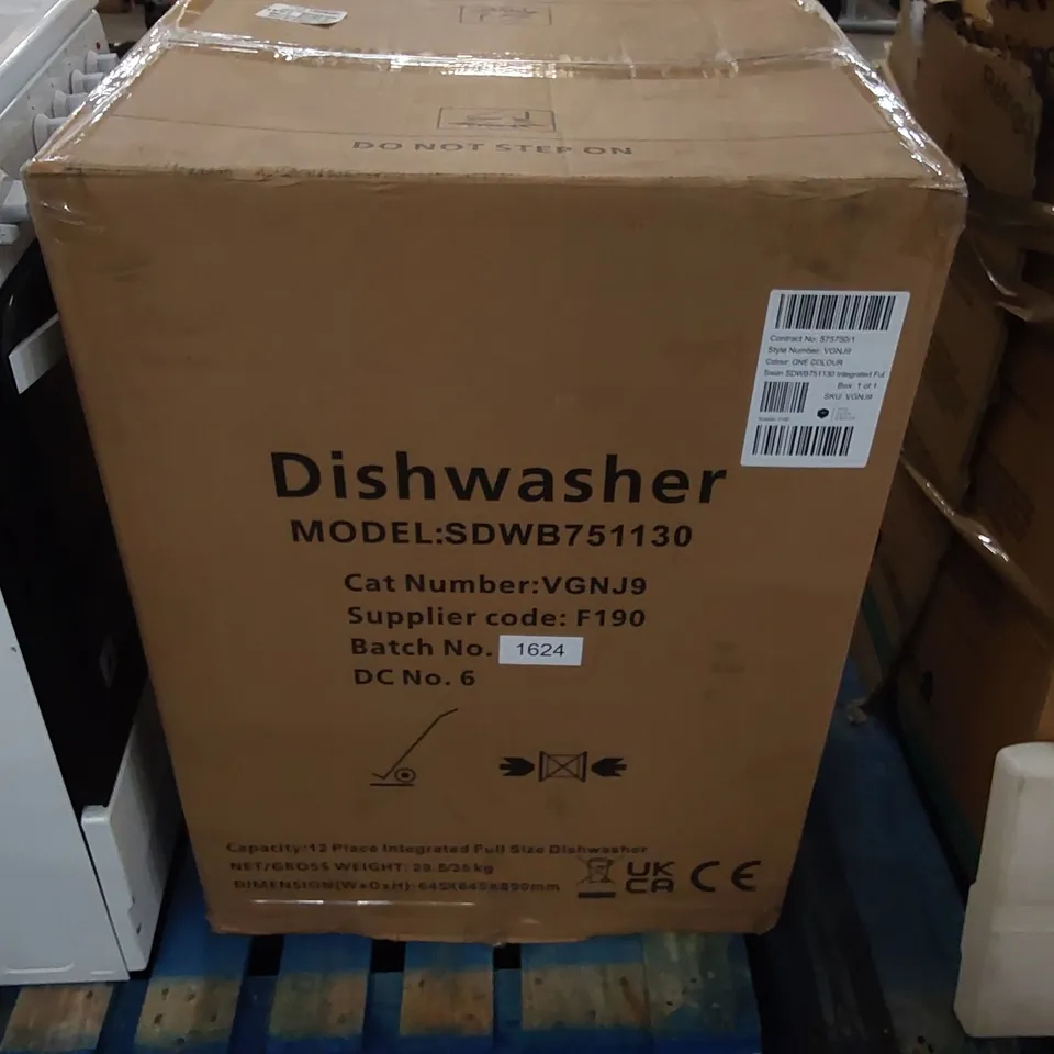 BOXED SWAN SDWB751130 INTEGRATED 12-PLACE FULLSIZE DISHWASHER