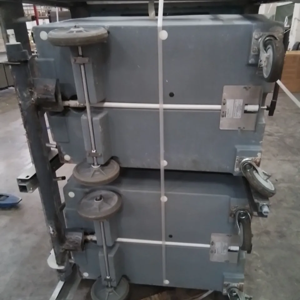 FOLLETT LITS1350SG ICE TRANSPORT SYSTEM WITH 2 X FOLLETT ICE TRANSPORTATION TROLLEY UNITS 