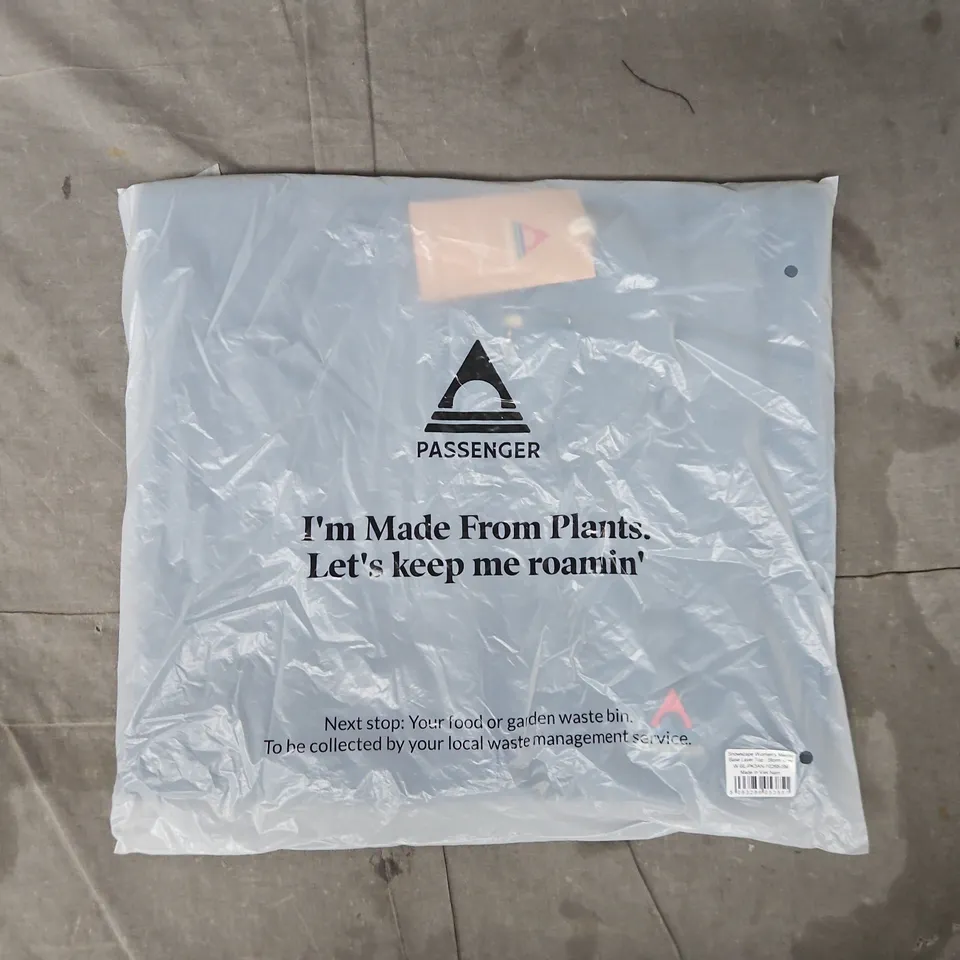 BAGGED PASSENGER SNOWSCAPE WOMEN'S MERINO BASE LAYER TOP IN STORM GREY SIZE SMALL