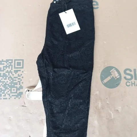 MARS THE LABEL WOMEN'S 3/4 LACEY PANTS IN BLACK SIZE 8