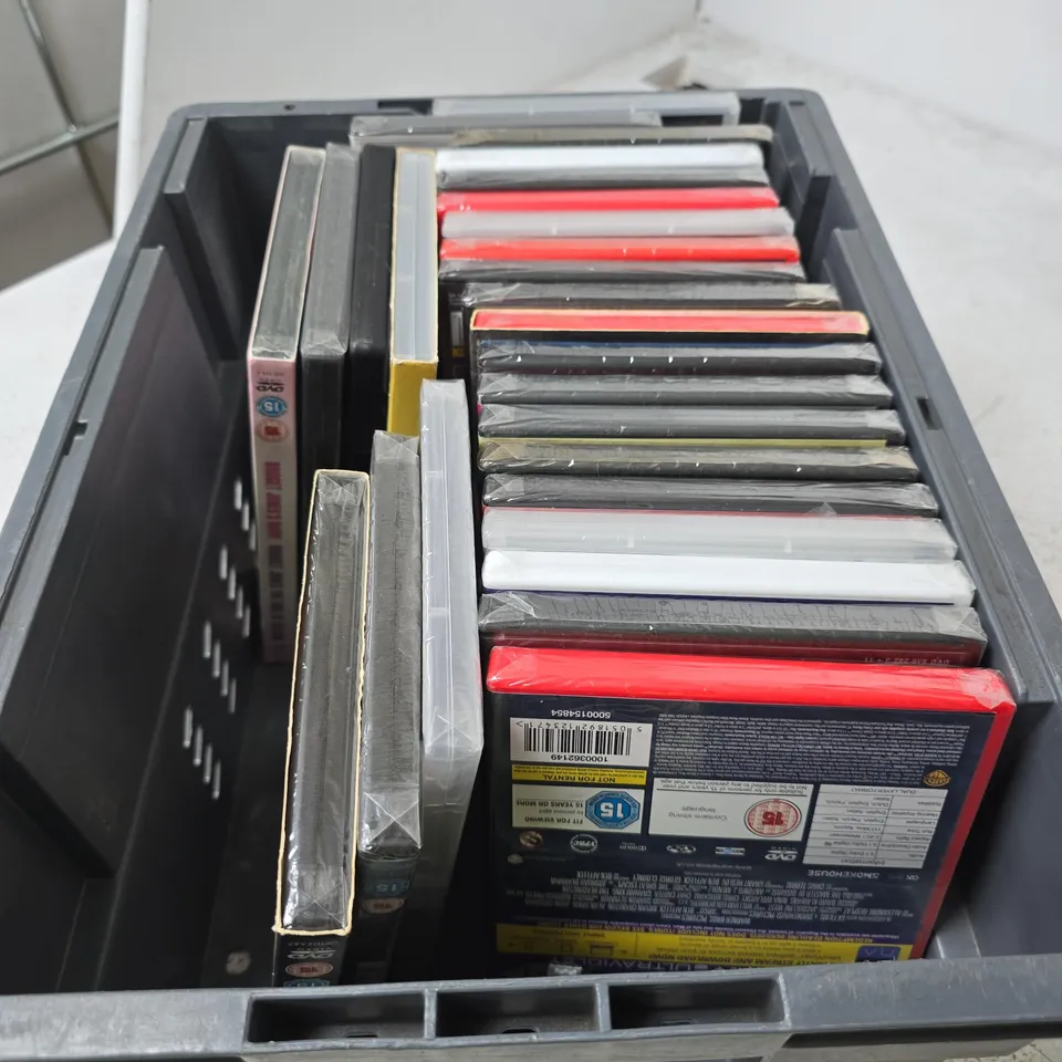 APPROXIMATELY 30 ASSORTED DVDS INCLUDING RUSSELL BRAND SCANDALOUS , JARHEAD AND CRACKER 