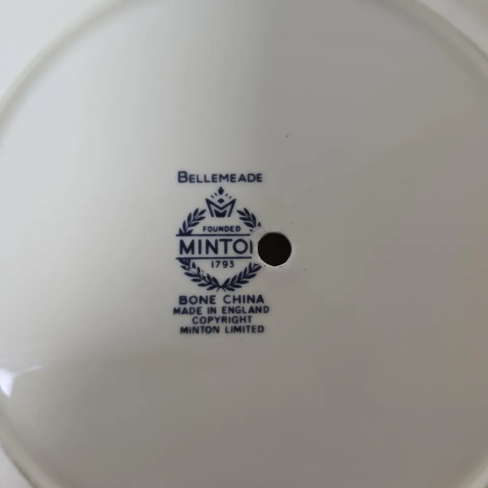 SET OF 3 BONE CHINA PLATES – CHINESE ROSE PATTERN, MADE IN ENGLAND