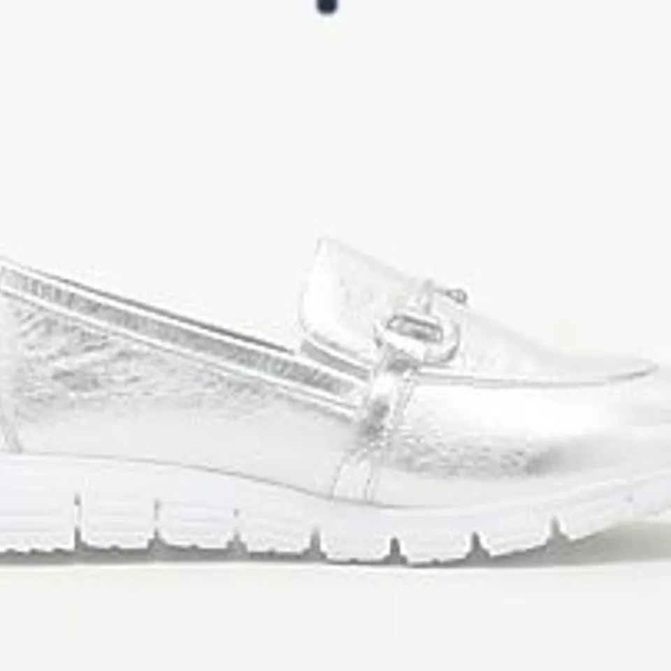 MODA IN PELLE FRANCIE LOAFER SILVER SIZE 6