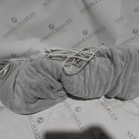 BOXED COZEE HOME VELVETSOFT HEATED THROW IN LIGHT GREY