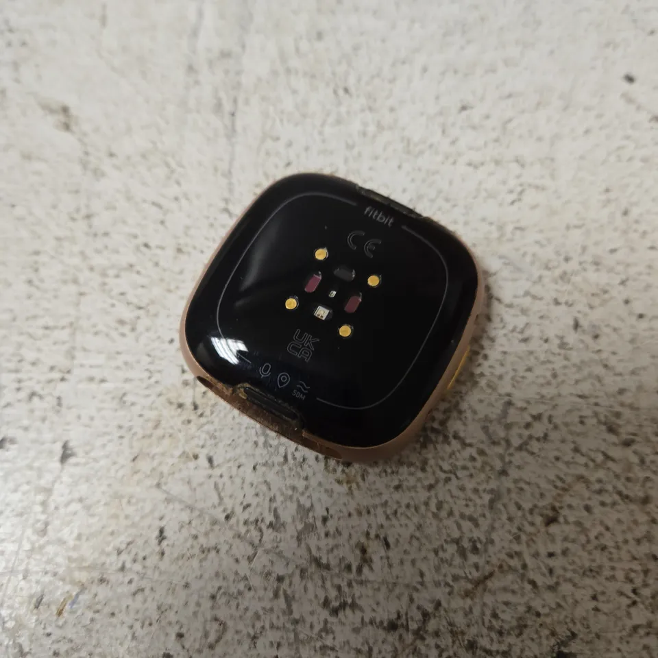 FITBIT VERSA 4 COPPER ROSE