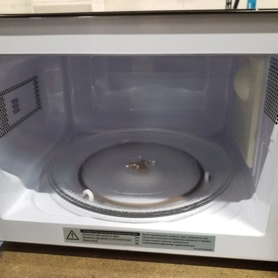 BOXED LIVING AND HOME 44CM 20M^3 L EXTERNAL ACCENT MICROWAVE WITH SENSOR COOKING AND AIR FRYING CAPACITY 