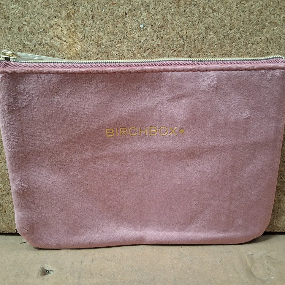 BOX CONTAINING APPROXIMATELY 200 BIRCHBOX VIP PINK VELVET MAKEUP BAGS