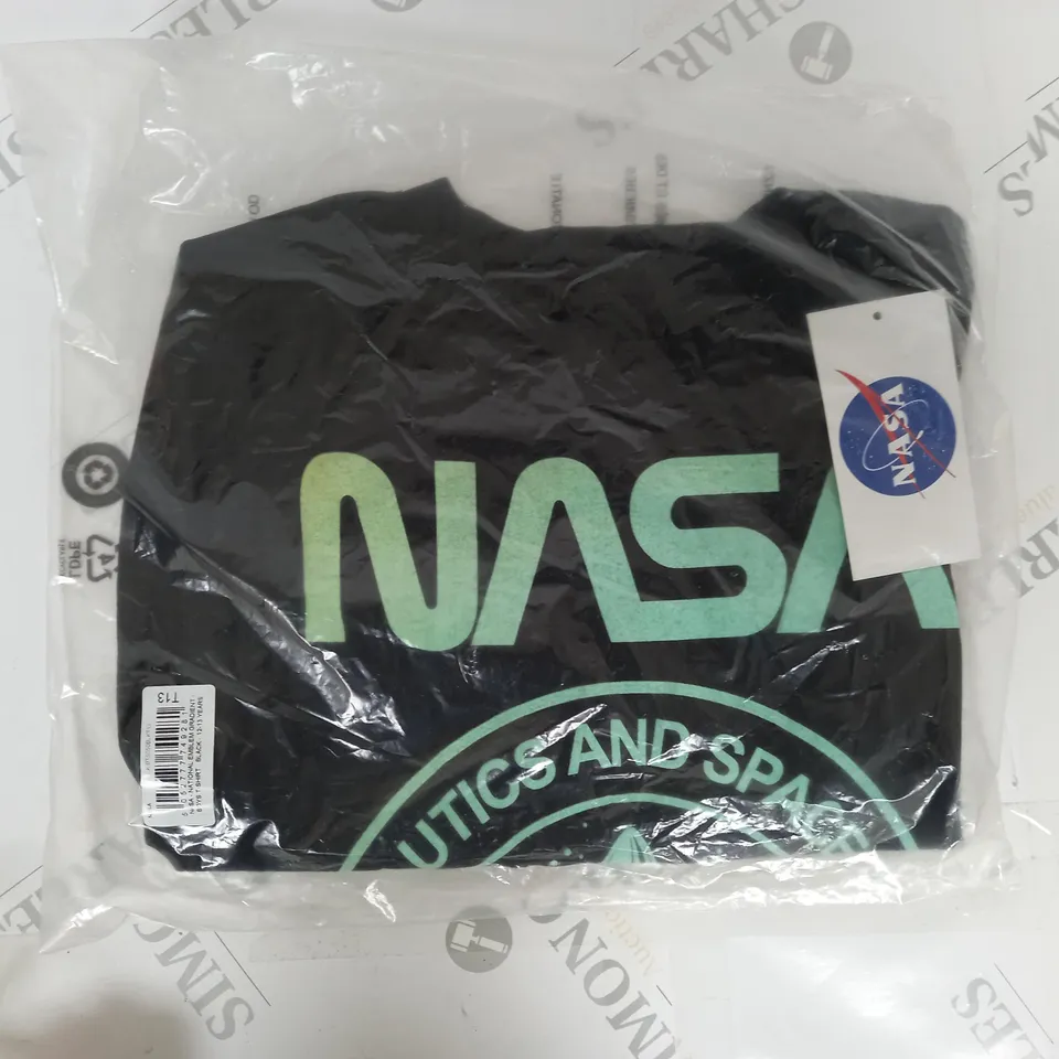 SEALED NASA NATIONAL EMBLEM GRADIENT BOYS T-SHIRT IN BLACK - SIZE 12-13 YEARS