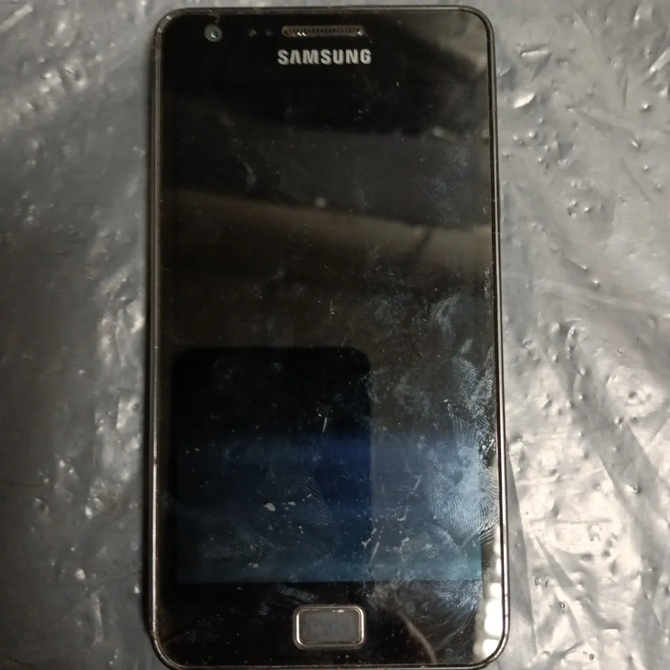 SAMSUNG GT-19100 MOBILE PHONE