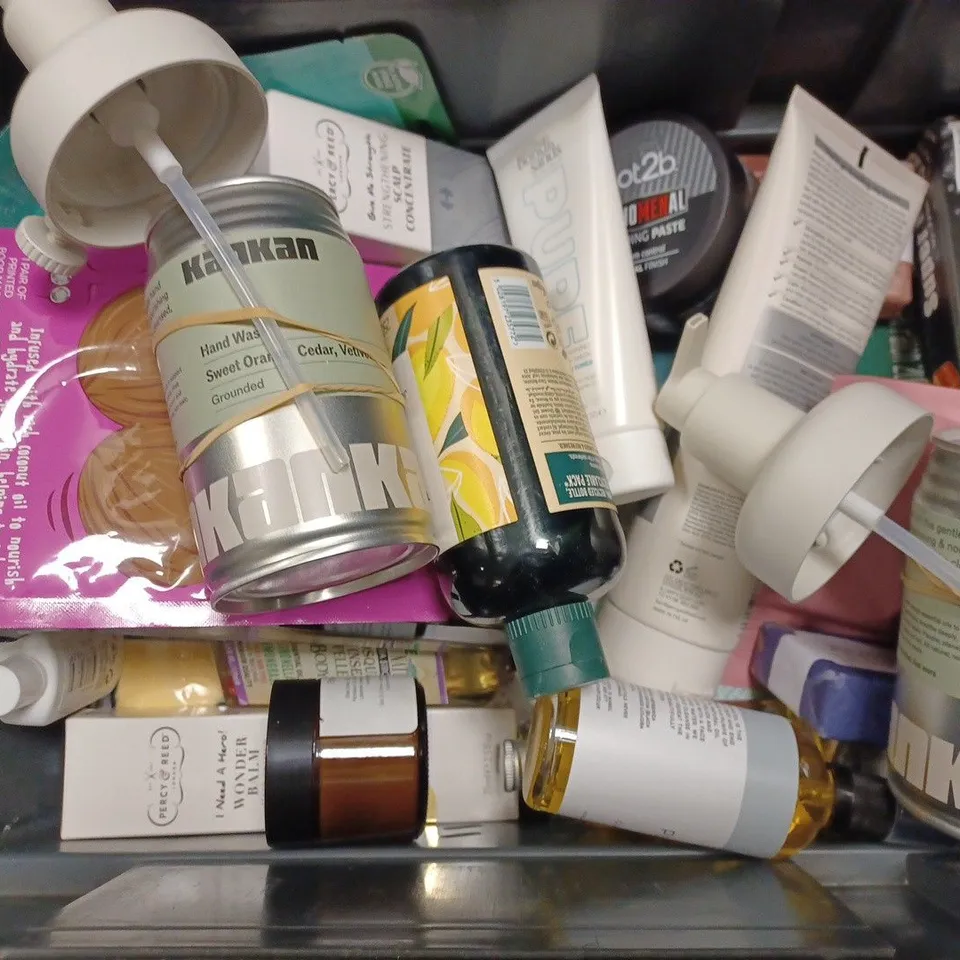 BOX OF APPROX 20 ASSORTED HEALTH AND BEAUTY ITEMS TO INCLUDE - GOT2B PHENO MENAL MOUDLING PASTE - THE BODY SHOP SHOWER GEL MANGO - NEW AGE ZINC CREAM ECT 