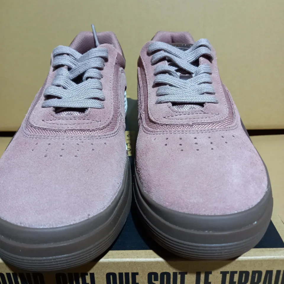 CLARKS F FIT CICA LACE TRAINERS - SIZE 5