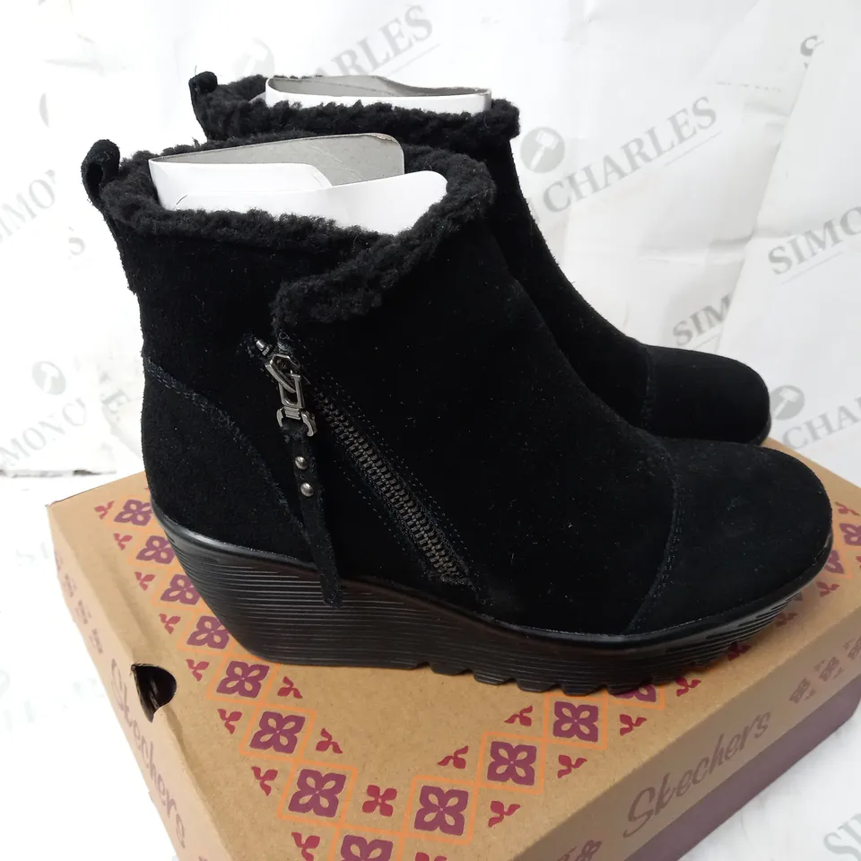 SKECHERS BLACK ZIP UP BLACK BOOTS SIZE 3 & HALF