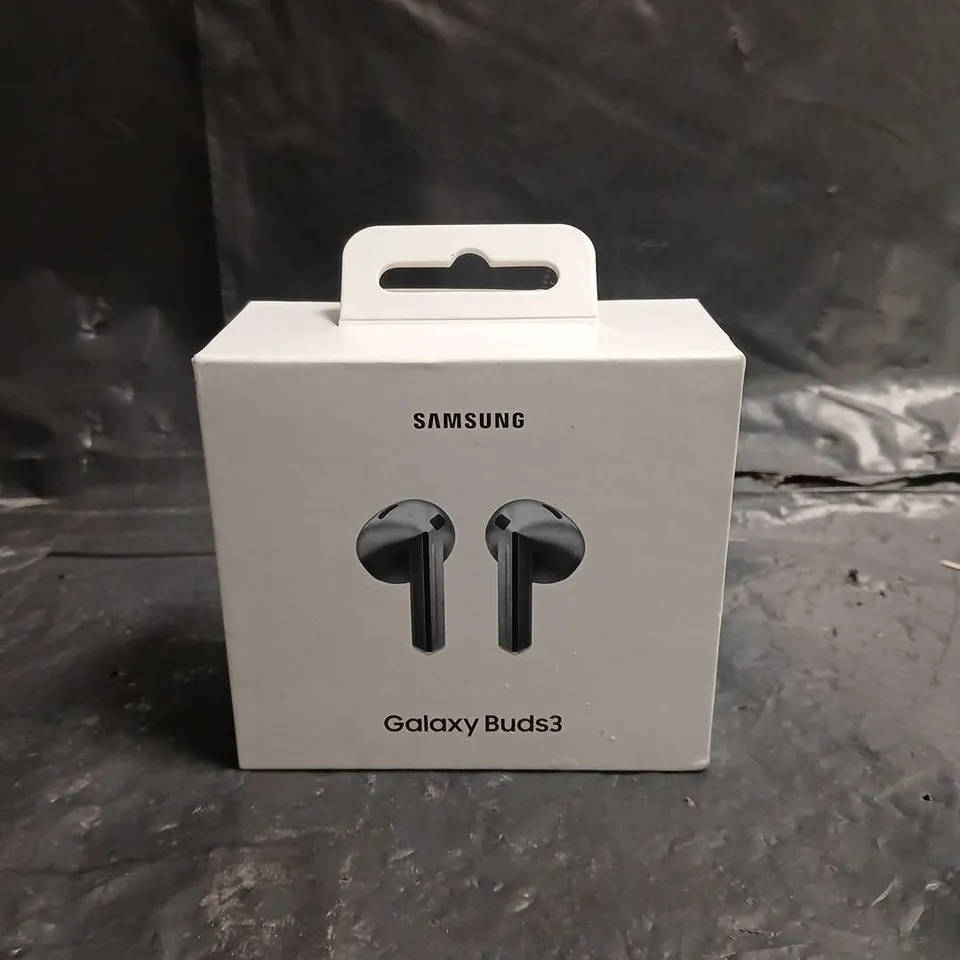 SAMSUNG GALAXY BUDS3 WIRELESS EARBUDS WITH CHARGING CASE – BOXED