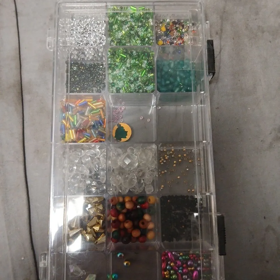 LOT OF ASSORTED BEADS FOR JEWELLERY MAKING IN MULTI COMPARTMENT CLEAR TRAYS