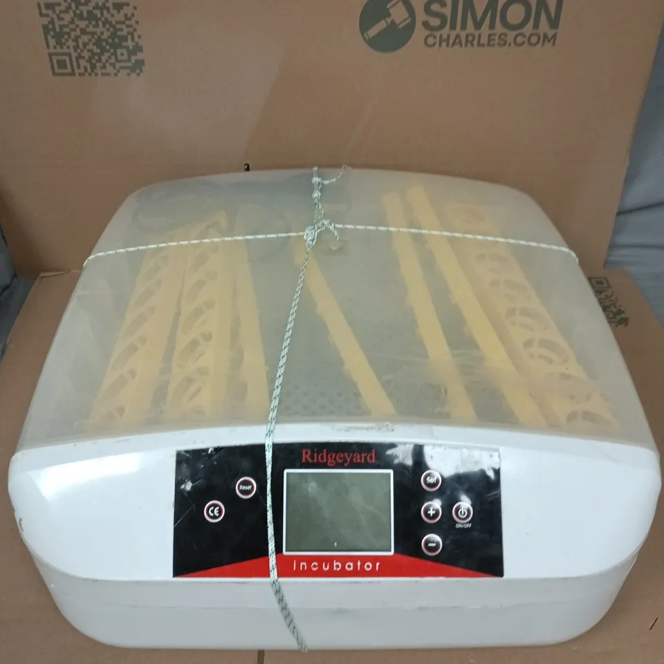 RIDGEYARD EGG INCUBATOR 