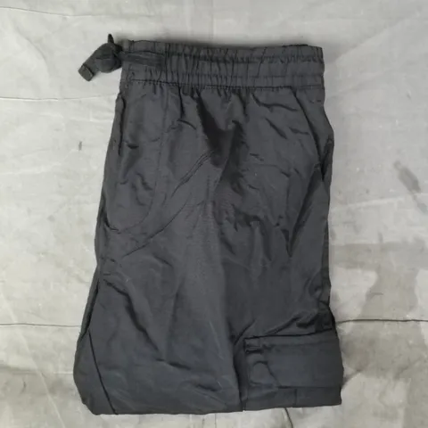 FRENCH CONNECTION TROUSERS IN BLACK SIZE MEDIUM