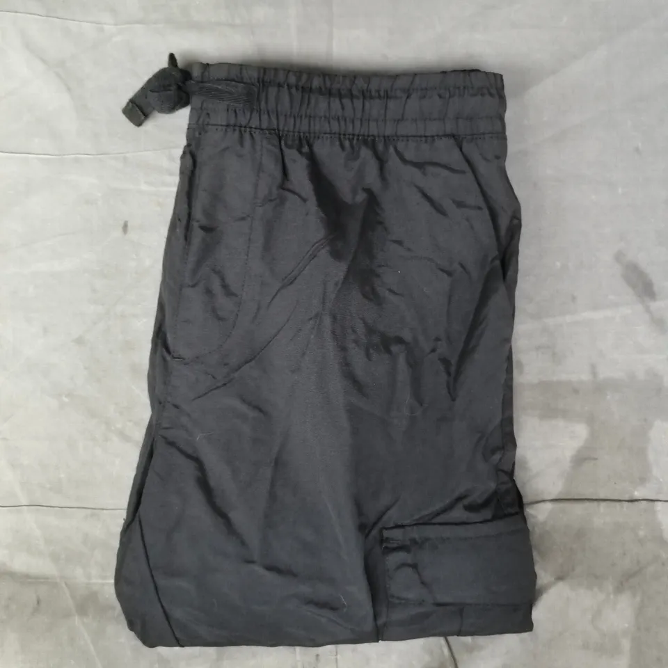 FRENCH CONNECTION TROUSERS IN BLACK SIZE MEDIUM
