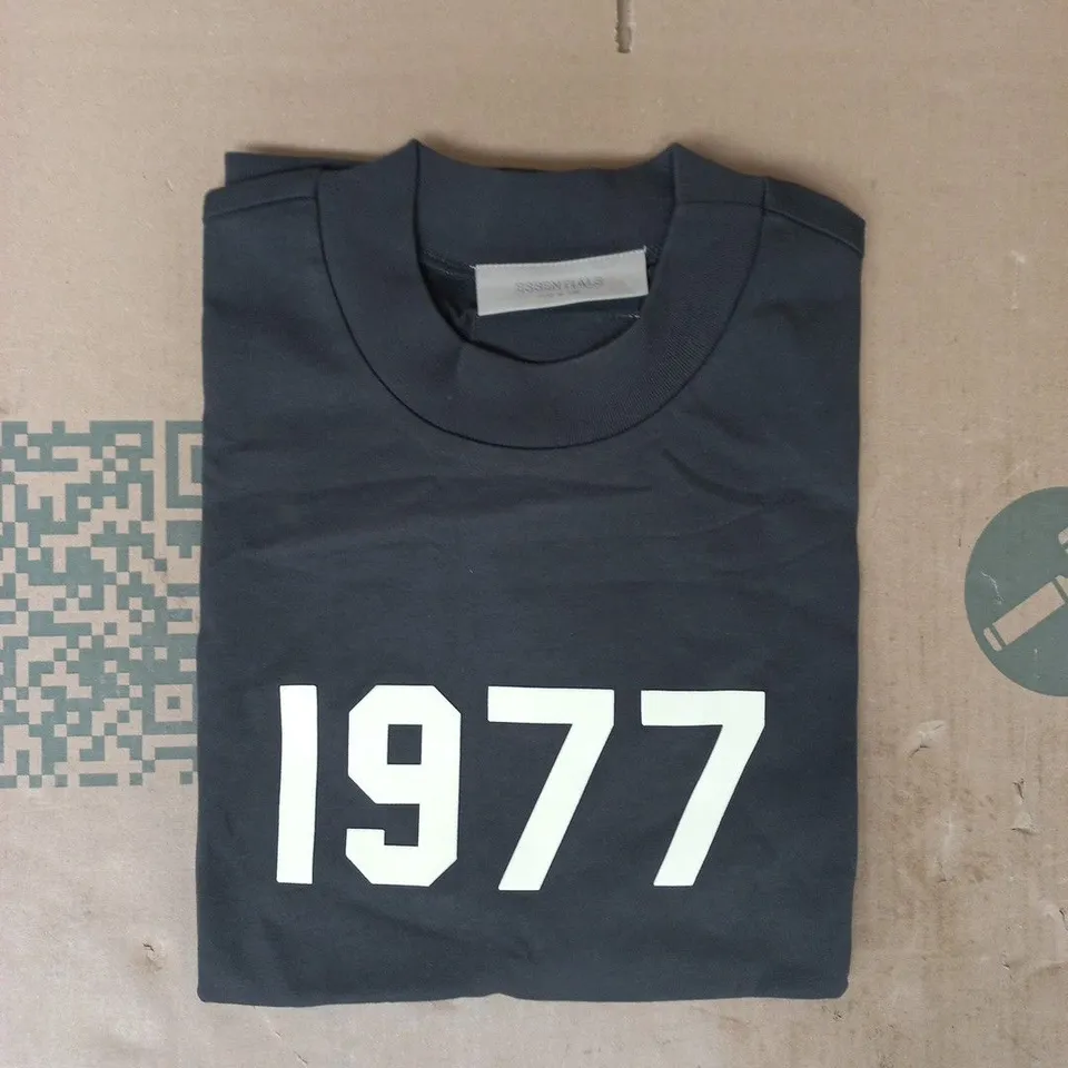 ESSENTIALS FEAR OF GOD SHORT SLEEVE T-SHIRT IN IRON SIZE SMALL