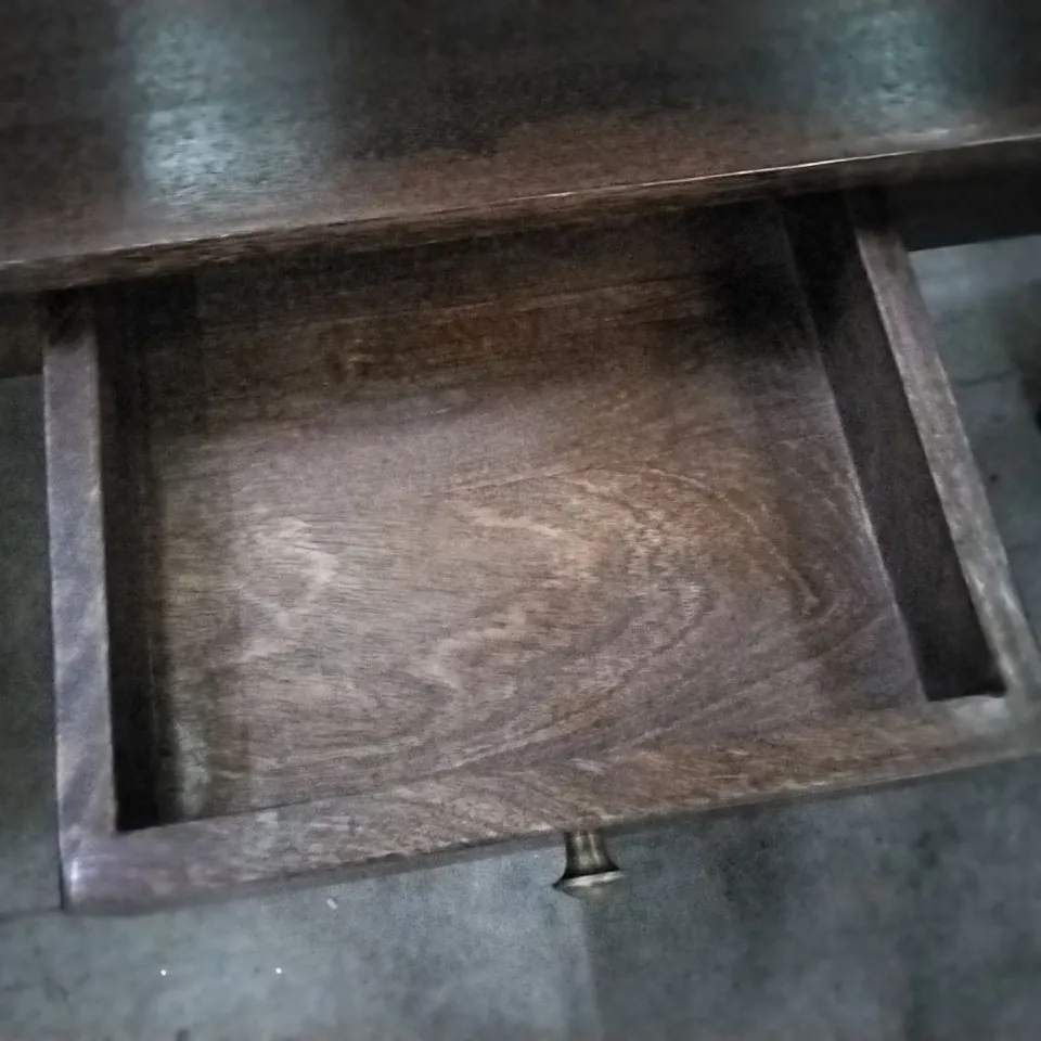 COFFEE TABLE WITH STORAGE DRAW
