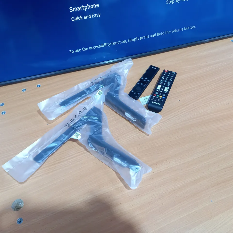 BOXED SAMSUNG QEQ60B 50" QLED TV WITH STAND AND TWO REMOTES