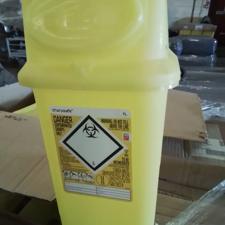 PALLET OF 8 CASES EACH CONTAINING 15 SHARPSAFE 7L YELLOW DISPOSABLE BINS
