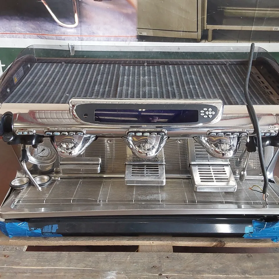 FAEMA EMBLEMA 3 GROUP COMMERCIAL COFFEE ESPRESSO MACHINE 