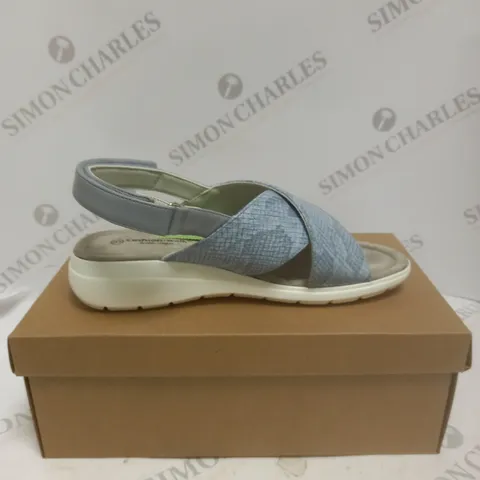 BOXED PAIR OF CUSHION WALK SNAKESKIN SANDALS - SIZE 5
