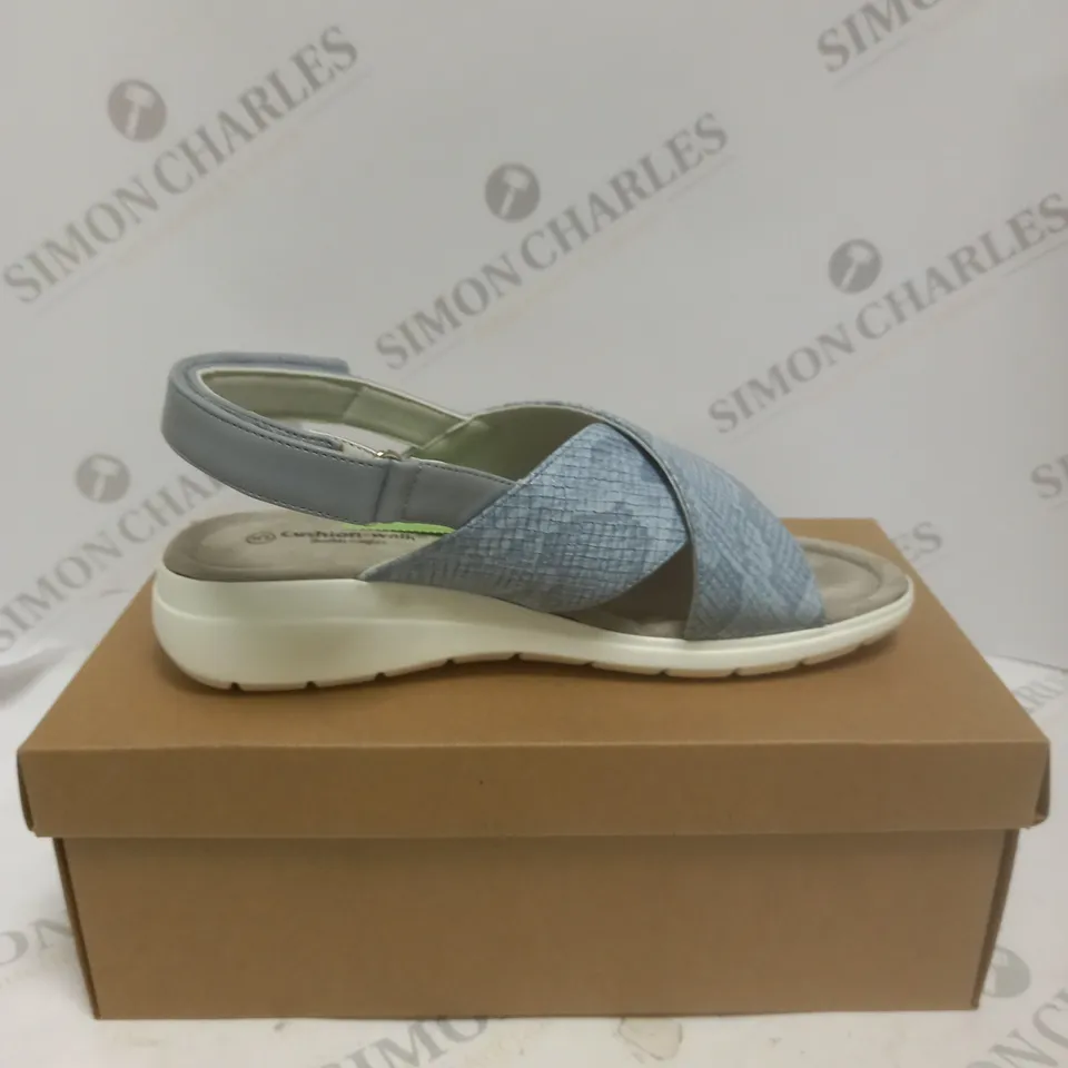 BOXED PAIR OF CUSHION WALK SNAKESKIN SANDALS - SIZE 5