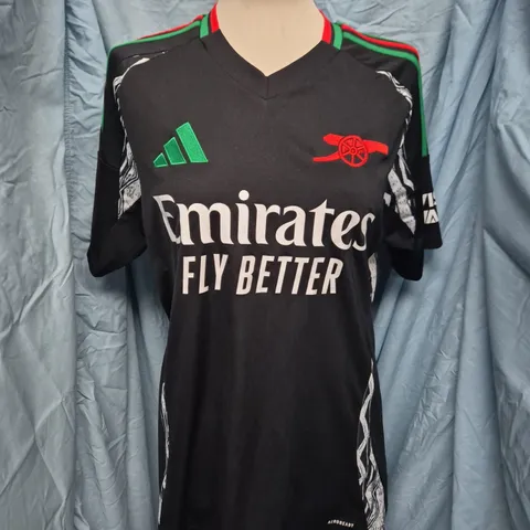 ARSENAL FOOTBALL CLUB AWAY JERSEY – SIZE M