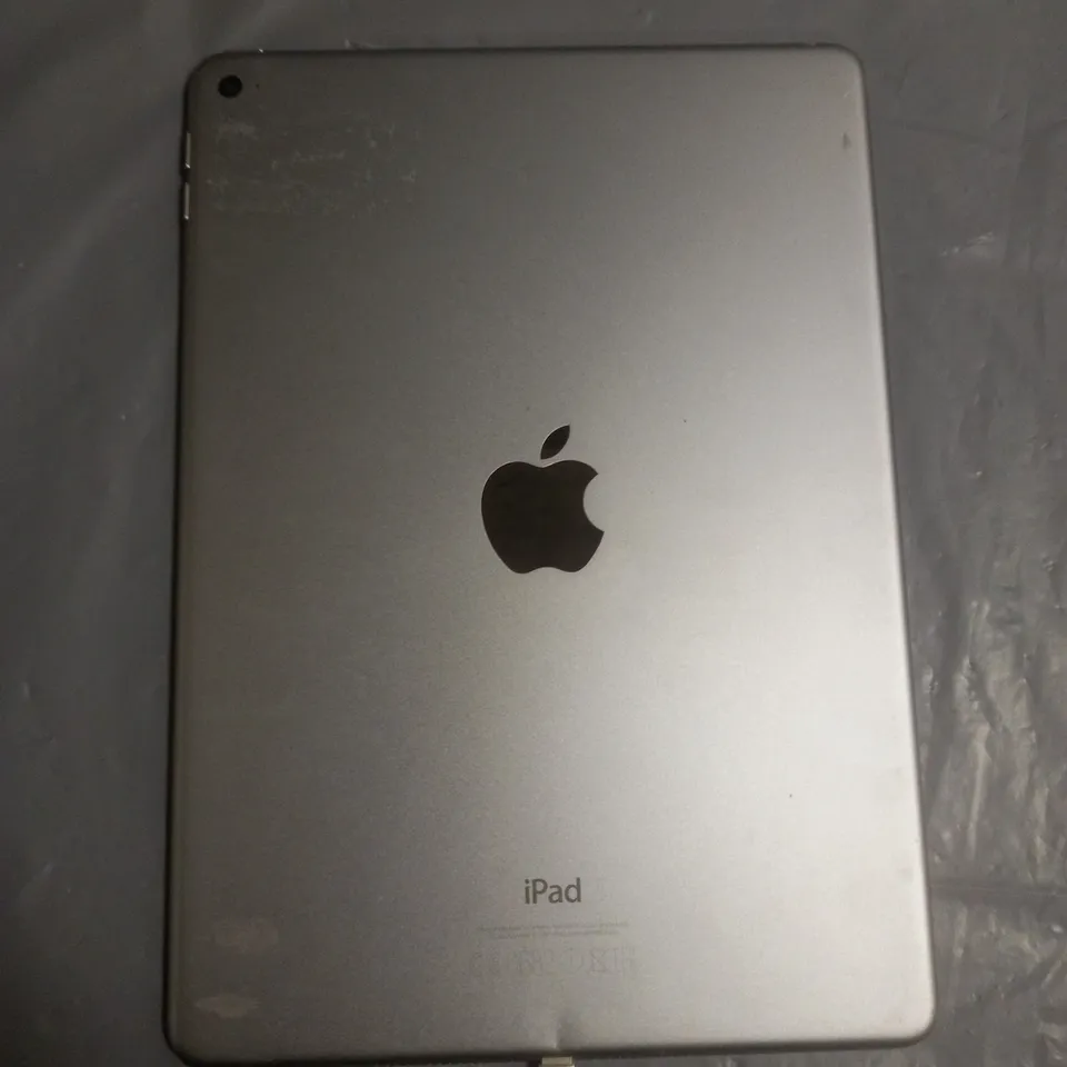 UNBOXED APPLE IPAD A1566 TABLET