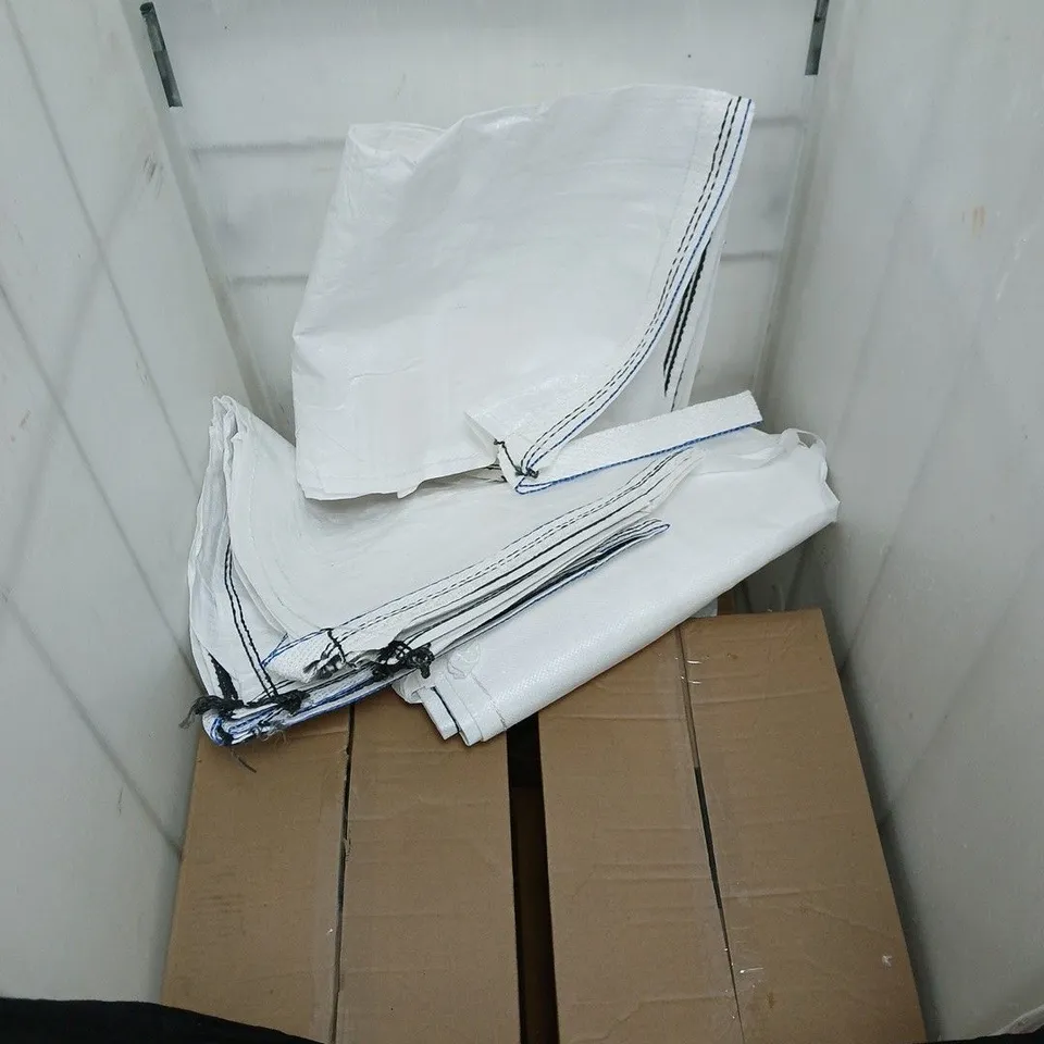 CAGE OF APPROXIMATELY 10 ITEMS INCLUDING: 2X HOMION LIGHTSHADES AND GRAVEL BAG