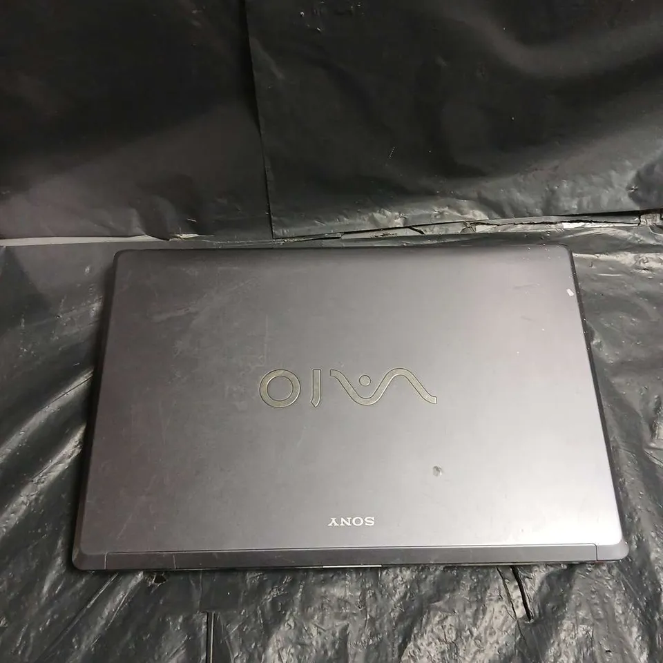 SONY VAIO LAPTOP – SILVER/BLACK, PCG-3D