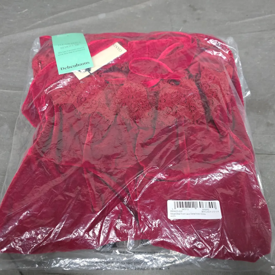 BAGGED OASIS VELVET BOW FRONT LACE DETAIL MINI DRESS IN RED - SIZE 6