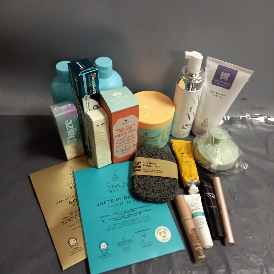 APPROXIMATELY 20 ASSORTED COSMETIC PRODUCTS TO INCLUDE - HAIR BURST SHAMPOO - NATURE SPELL GROWTH COMPLEX HAIR OIL - TROPIC TIGHTENING MASK - ETC 