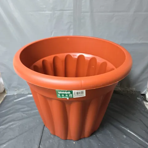 GARDEN WHAM 50CM ROUND PLANTER IN TERRACOTTA