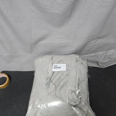 COZEE HOME LUXURY RUCHED FAUX FUR AND VELVETSOFT HEATED THROW