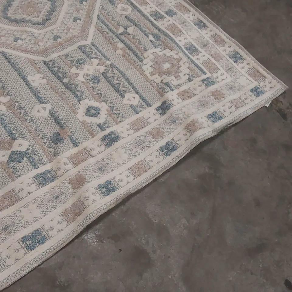 QUALITY DESIGNER AREA RUG - APPROXIMATELY 290 x 196cm