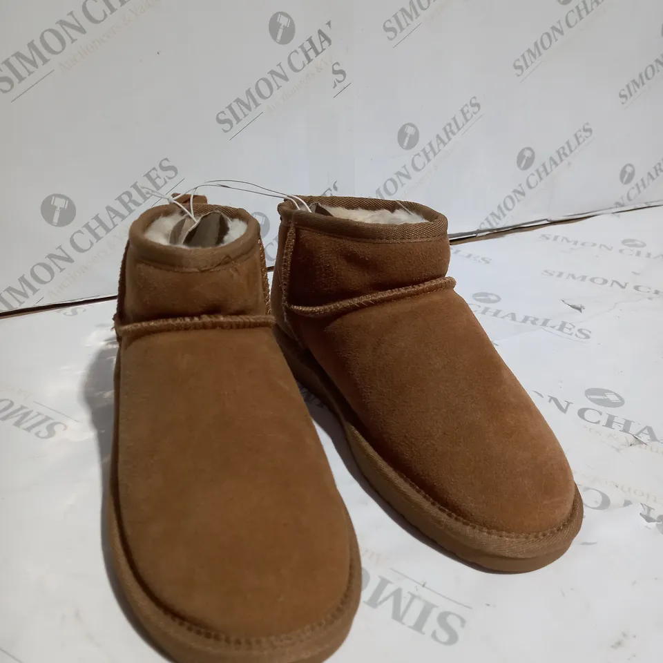 DUNNES TAN MINI SUEDE BOOT UK SIZE - 5