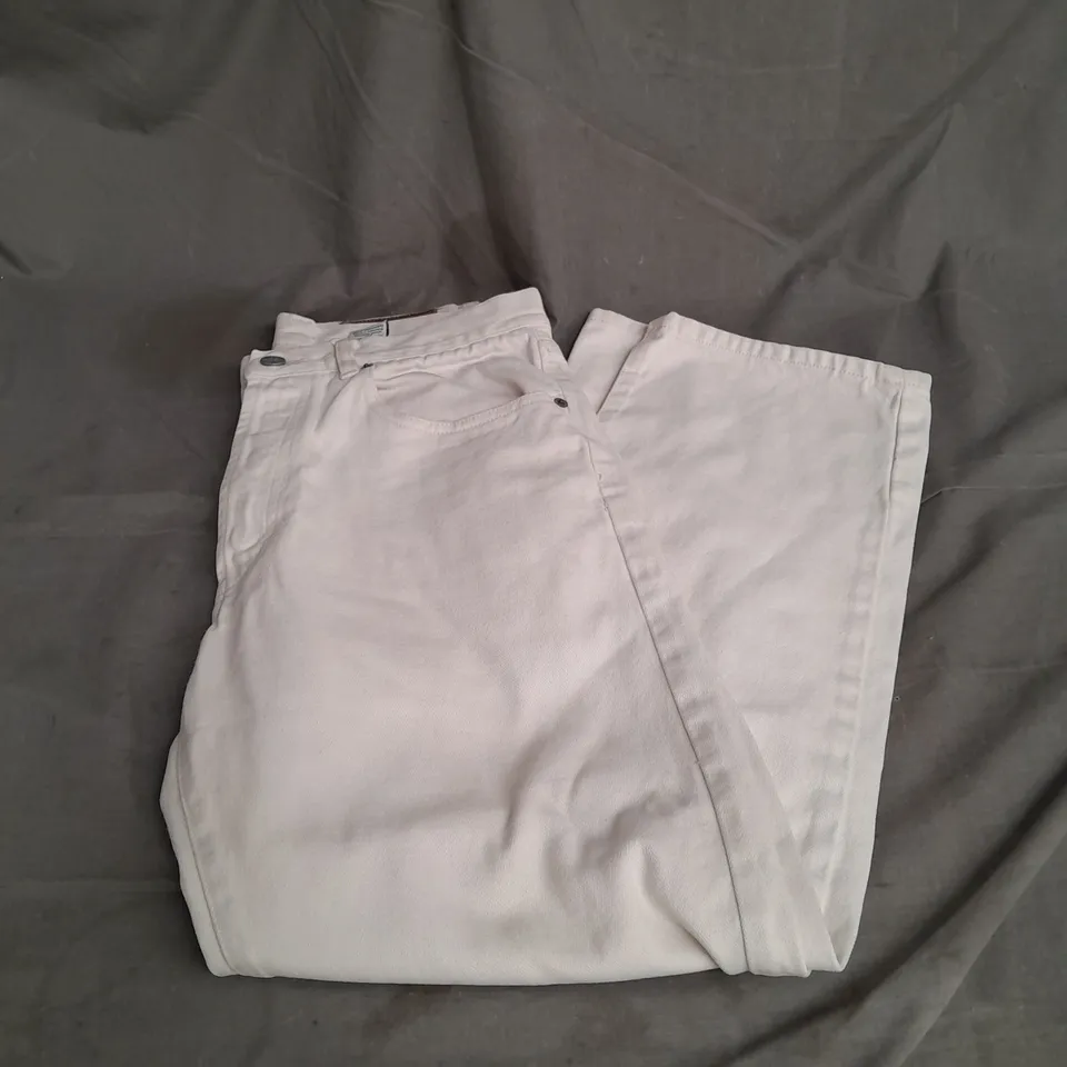 CALVIN KLEIN JEANS IN OFF WHITE SIZE W32