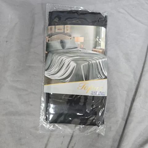 APPROXIMATELY 40 ASSORTED BLACK PILLOW CASE PAIRS - COLLECTION ONLY