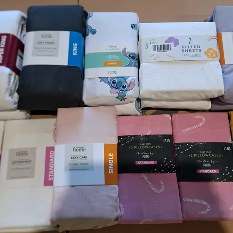 LOT OF APPROXIMATELY 35 ASSORTED BEDDING SHEETSBIN VARIOUS SIZES AND COLOURS 
