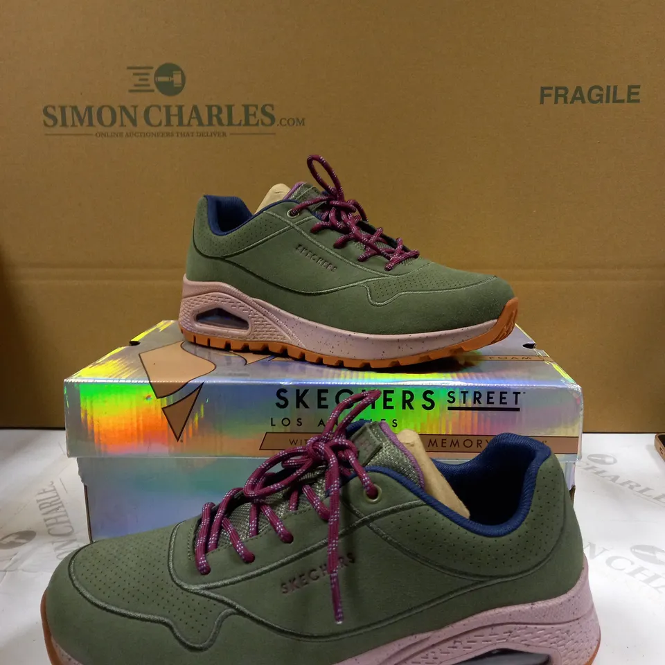 SKETCHERS UNO EARTHY VIBES TRAINER SIZE 6