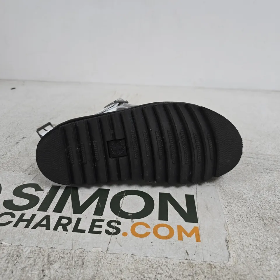 DR MARTENS WHITE SANDALS UK 5 UNBOXED