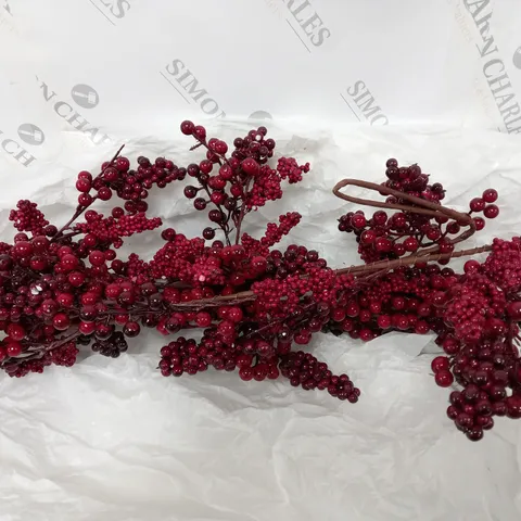 HOME REFLECTIONS PRE-LIT MIXED BERRY GARLAND