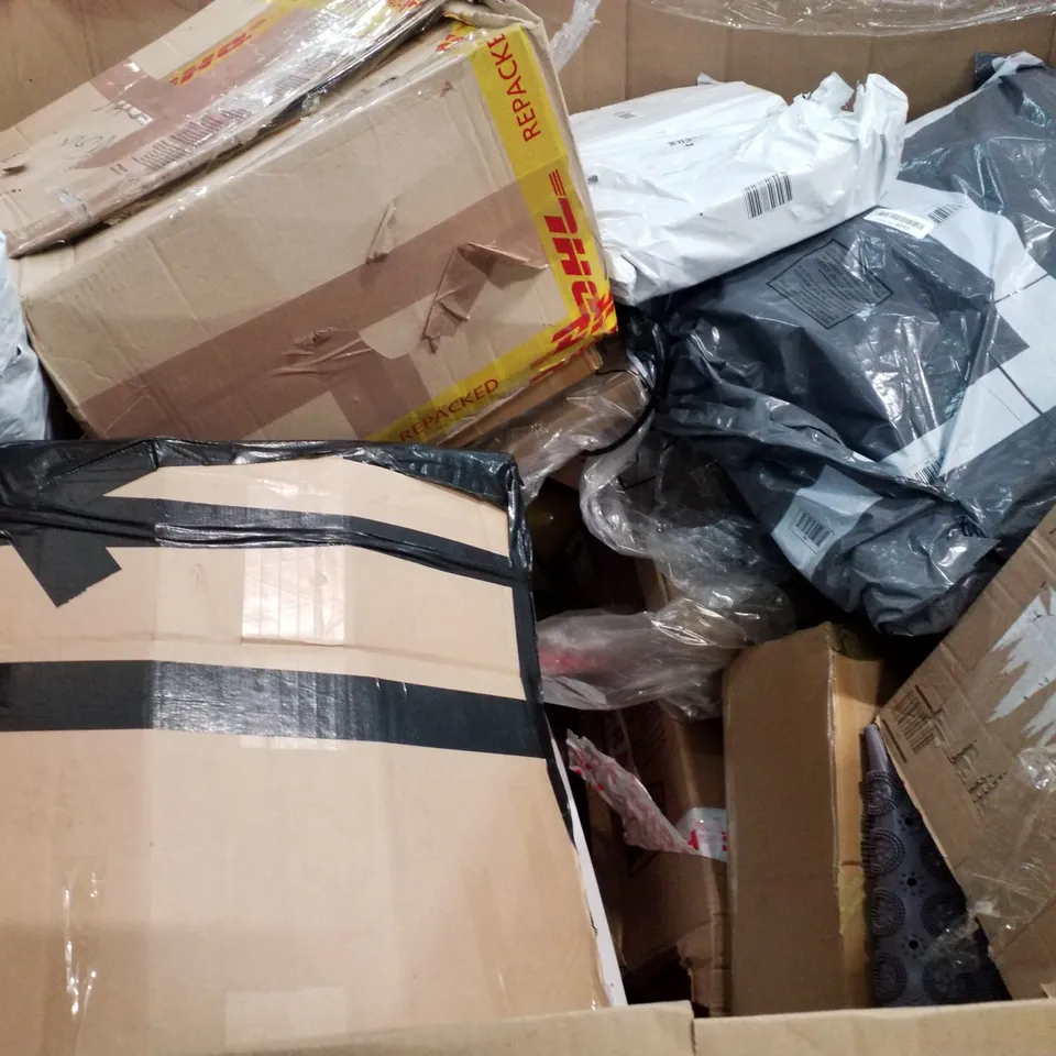 PALLET OF ASSORTED PRODUCTS INCLUDING PLAYPEN, FRUIT BASKET, AREA RUG, KIT BAG, TOILET PAPER STORAGE 