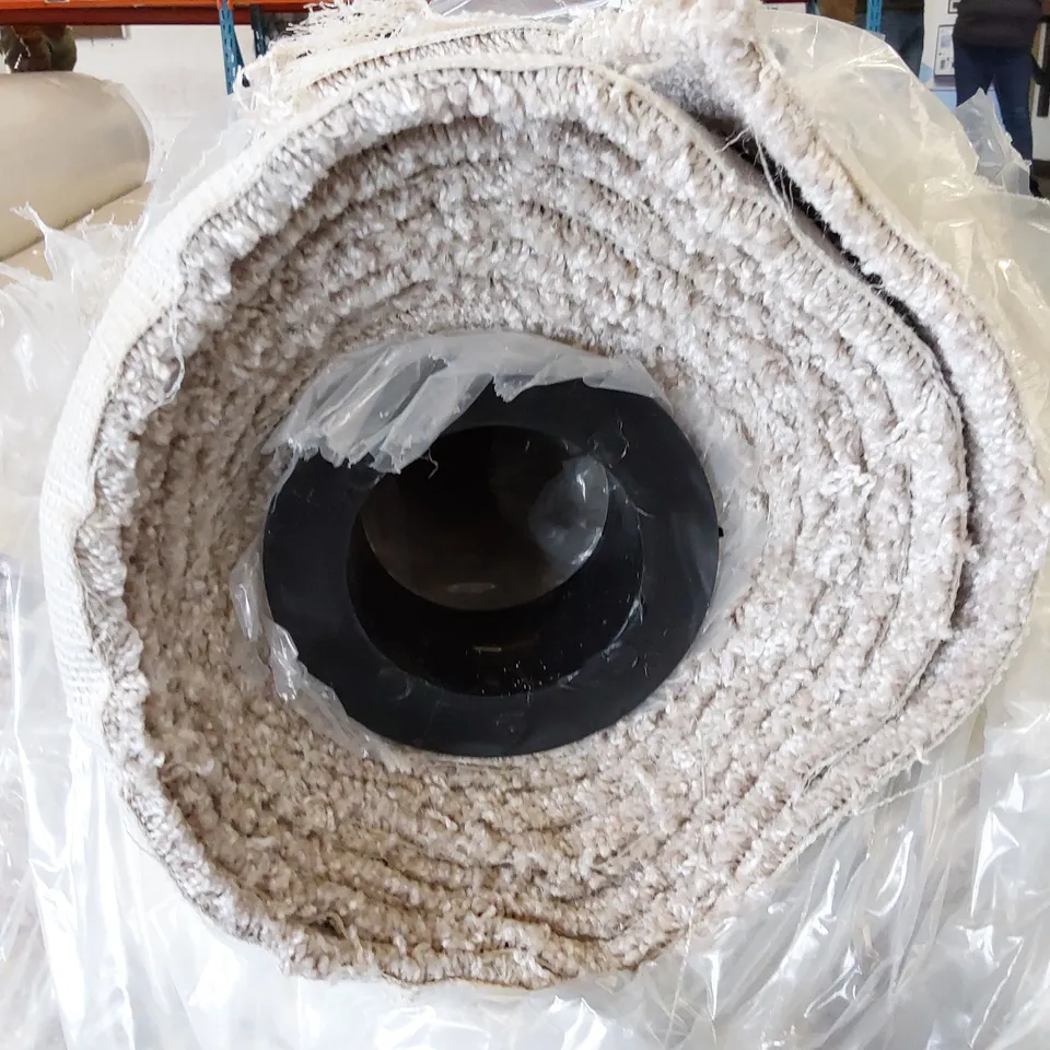 ROLL OF QUALITY THE NOBLE SAXONY AB 2874/0675 CARPET - APPROXIMATELY 6.25M L X 5M W