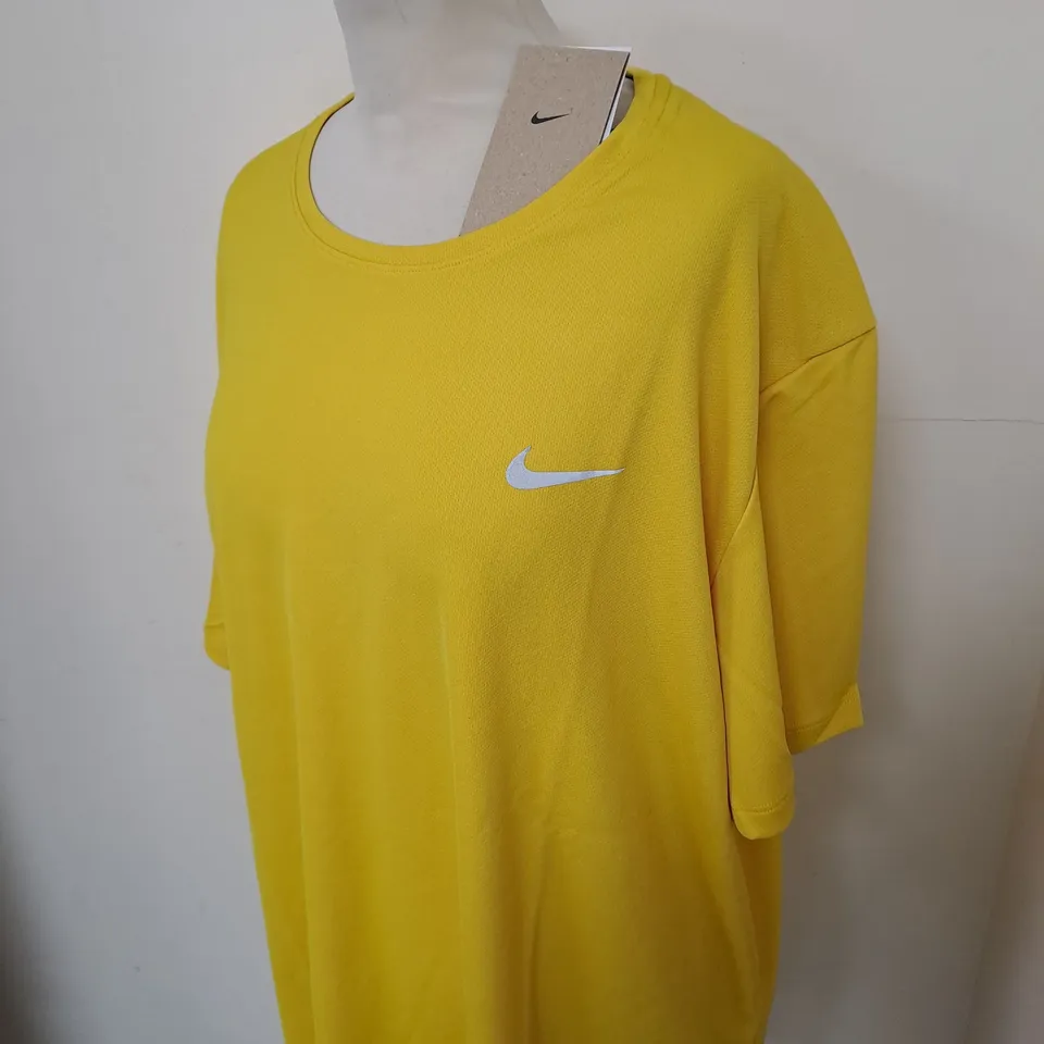 NIKE CASUAL RUNNING T-SHIRT SIZE XL